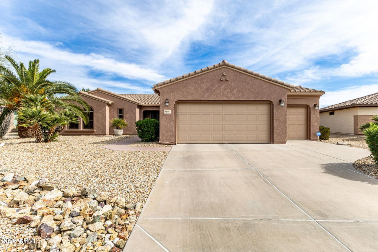 21307 N Red Hills Drive, Surprise, AZ 85387 Main Photo