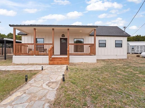 708 Litigation Street , Glen Rose, TX 76043