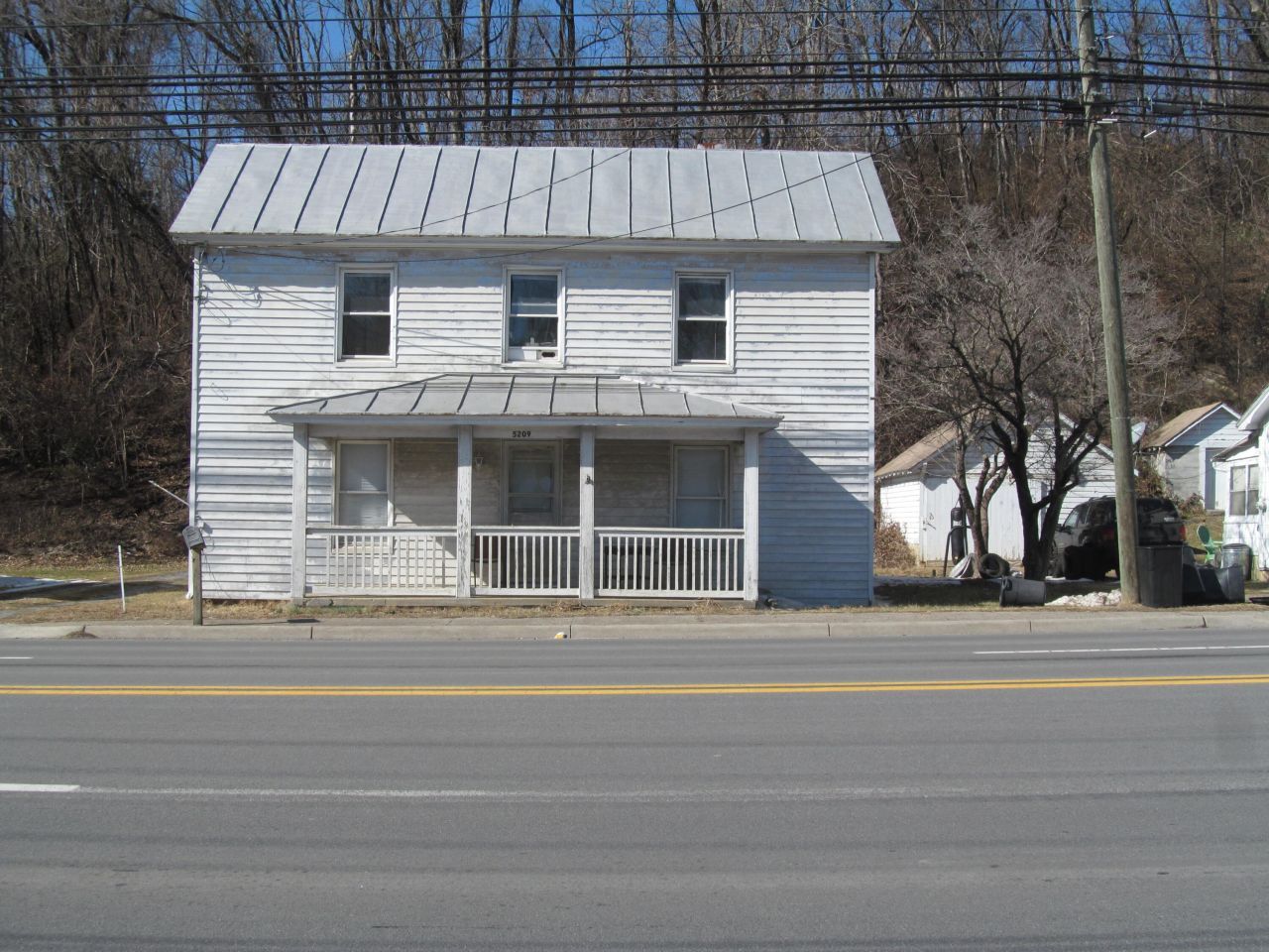 5209 Lee Highway, Troutville, VA 24175 Main Photo