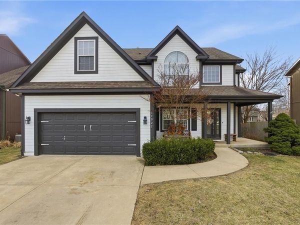 17927 W 158 Street, Olathe, KS 66062
