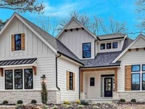 3521 W 92 nd Place, Leawood, KS 66206