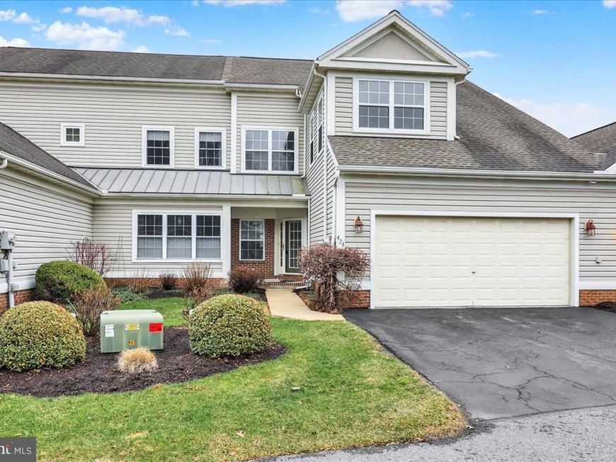 424 Oak Hill Lane, Reading, PA 19610 Main Photo