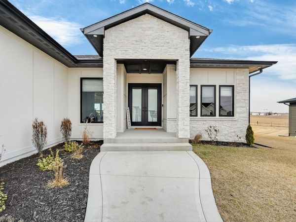 2922 NW Beechwood Drive, Grimes, IA 50111