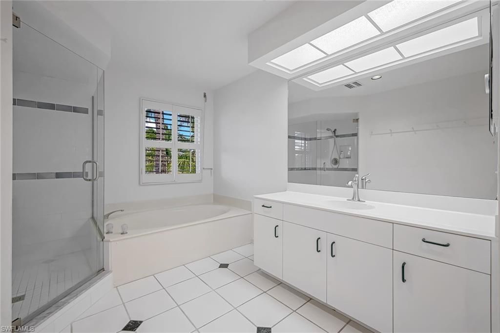 433 2nd St S, Unit B-202, Naples, FL 34102 Photo