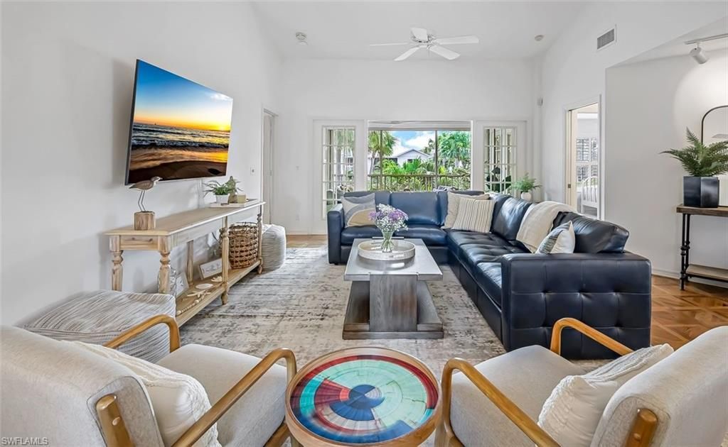 433 2nd St S, Unit B-202, Naples, FL 34102 Photo