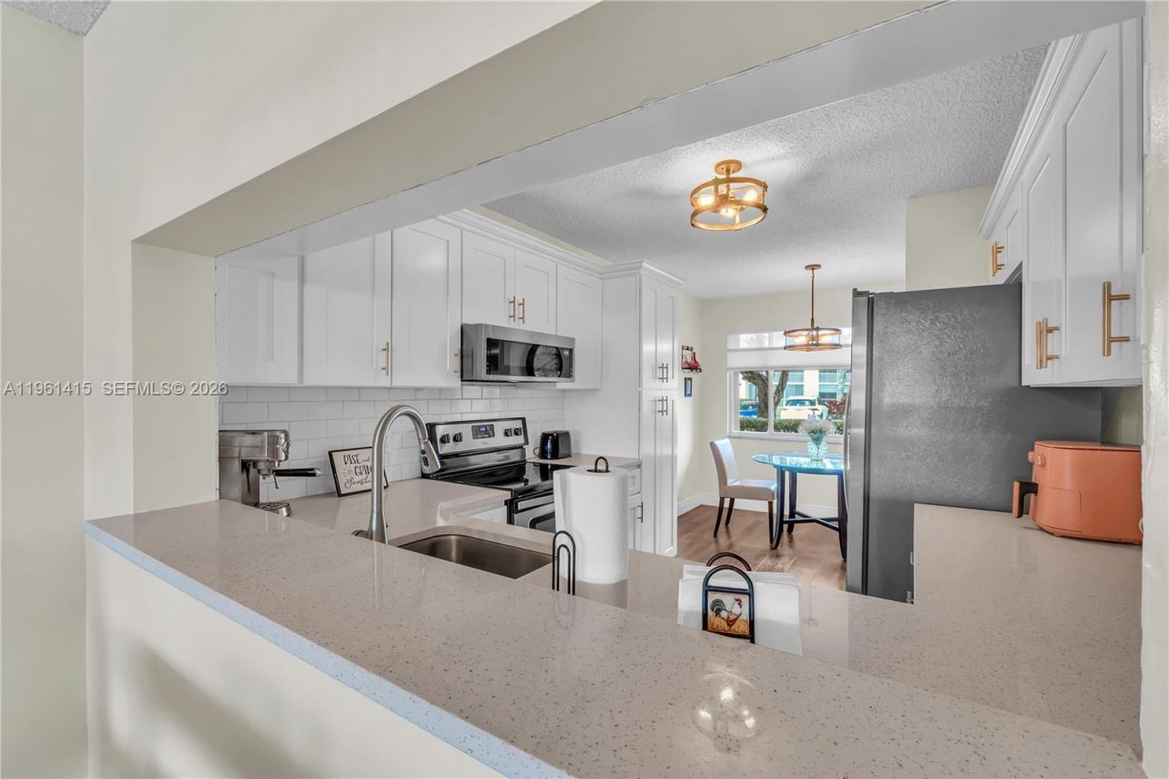 7406 N Devon Dr, Unit 108, Tamarac, FL 33321 Photo