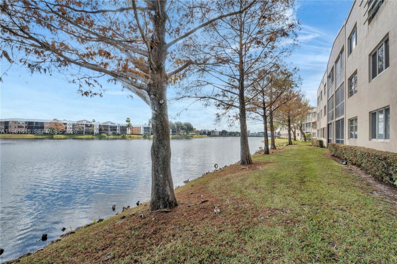 7406 N Devon Dr, Unit 108, Tamarac, FL 33321 Photo