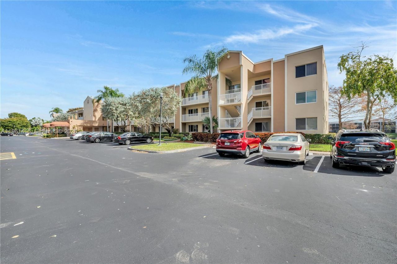 7406 N Devon Dr, Unit 108, Tamarac, FL 33321 Photo