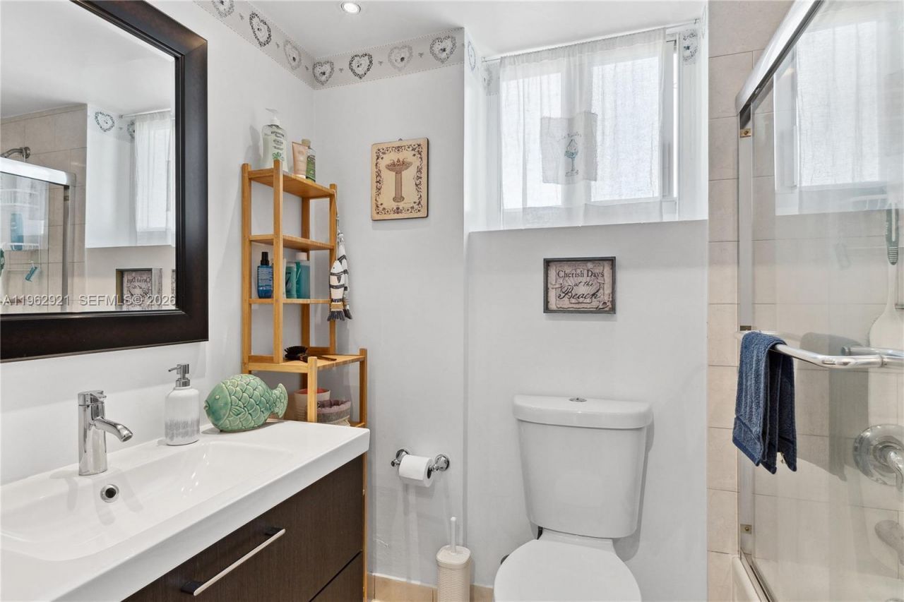 1255 Collins Ave, Unit 508, Miami Beach, FL 33139 Photo