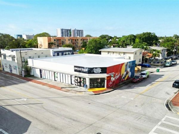 300 SW 17th Ave, Miami, FL 33135