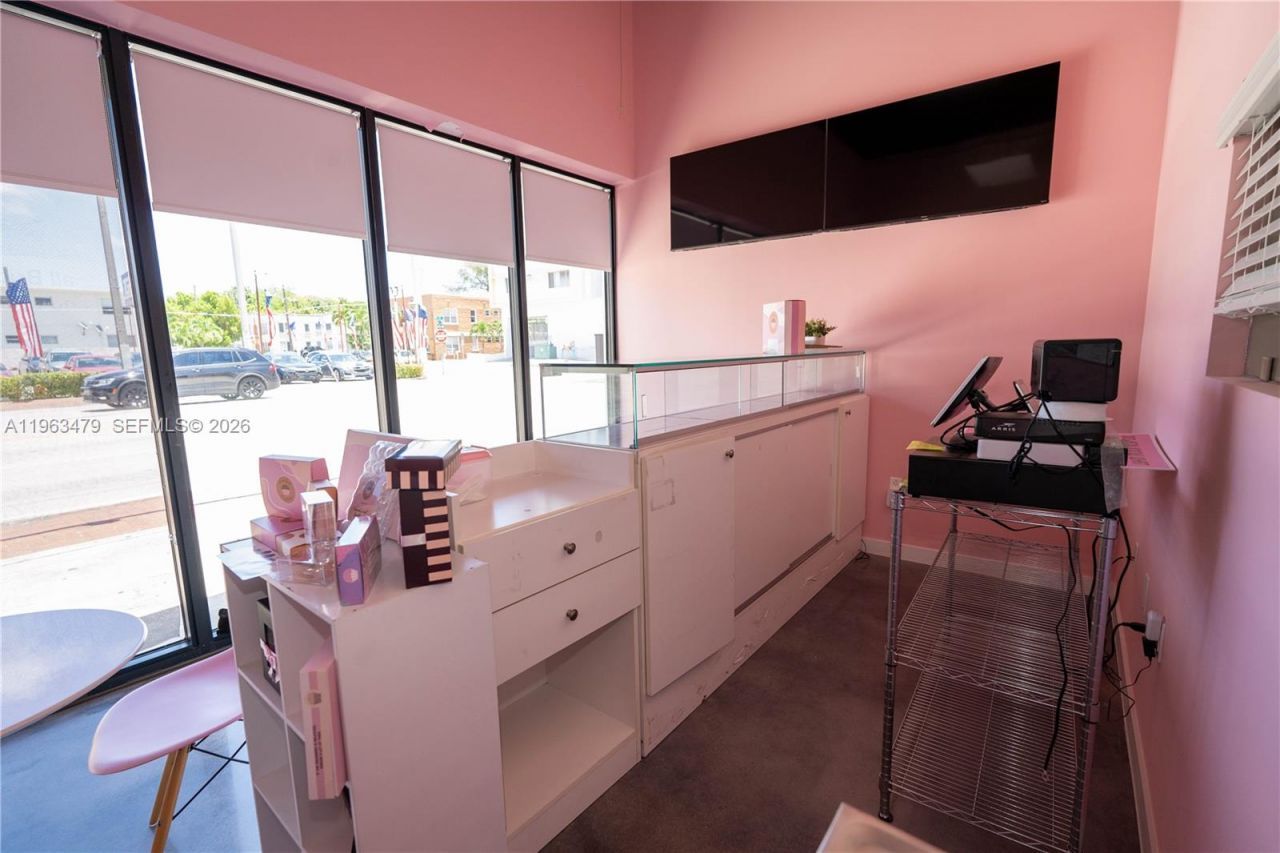 300 SW 17th Ave, Miami, FL 33135 Photo