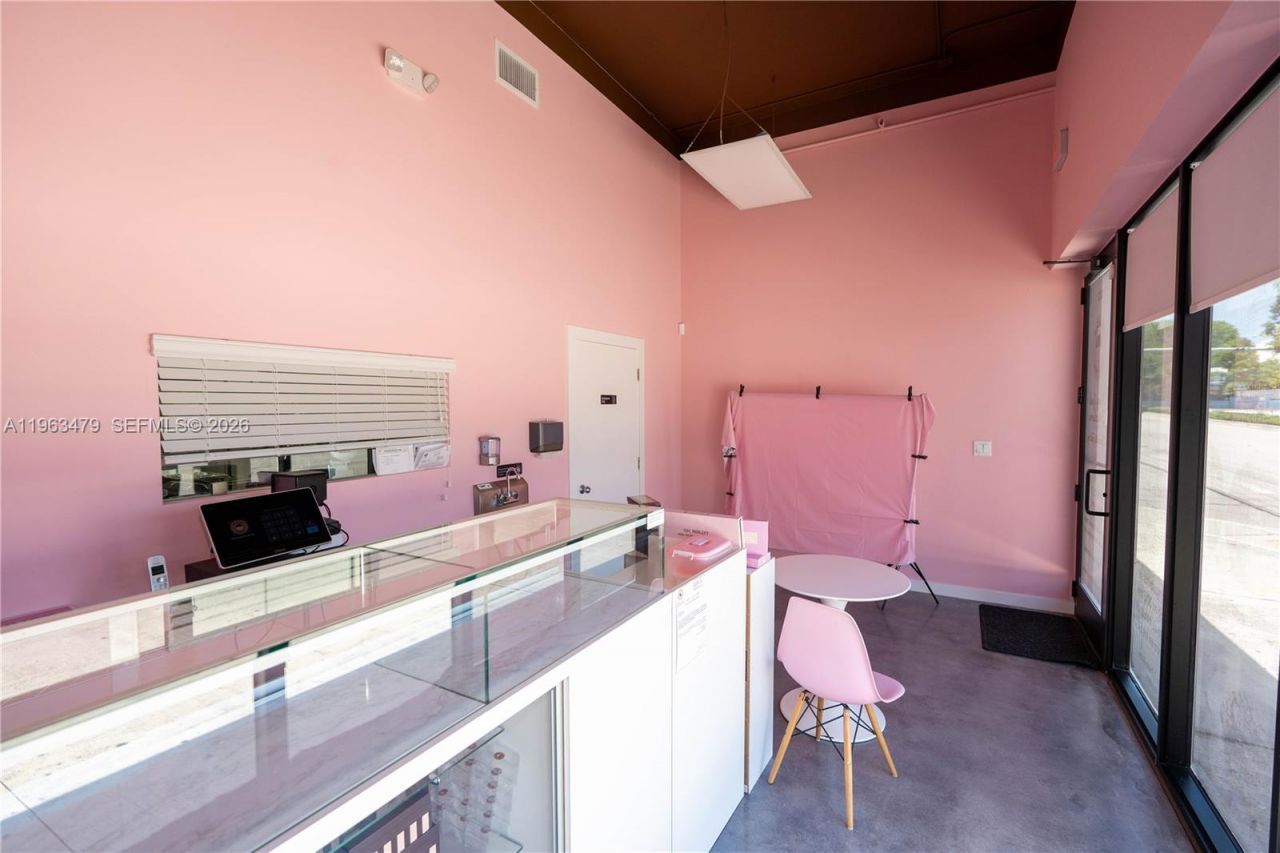 300 SW 17th Ave, Miami, FL 33135 Photo