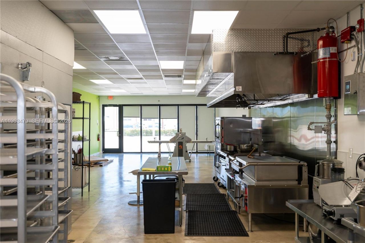 300 SW 17th Ave, Miami, FL 33135 Photo