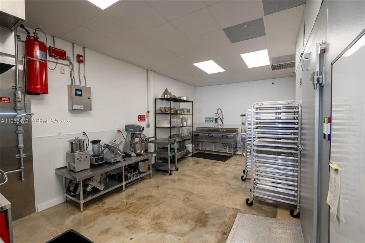 300 SW 17th Ave, Miami, FL 33135 Photo