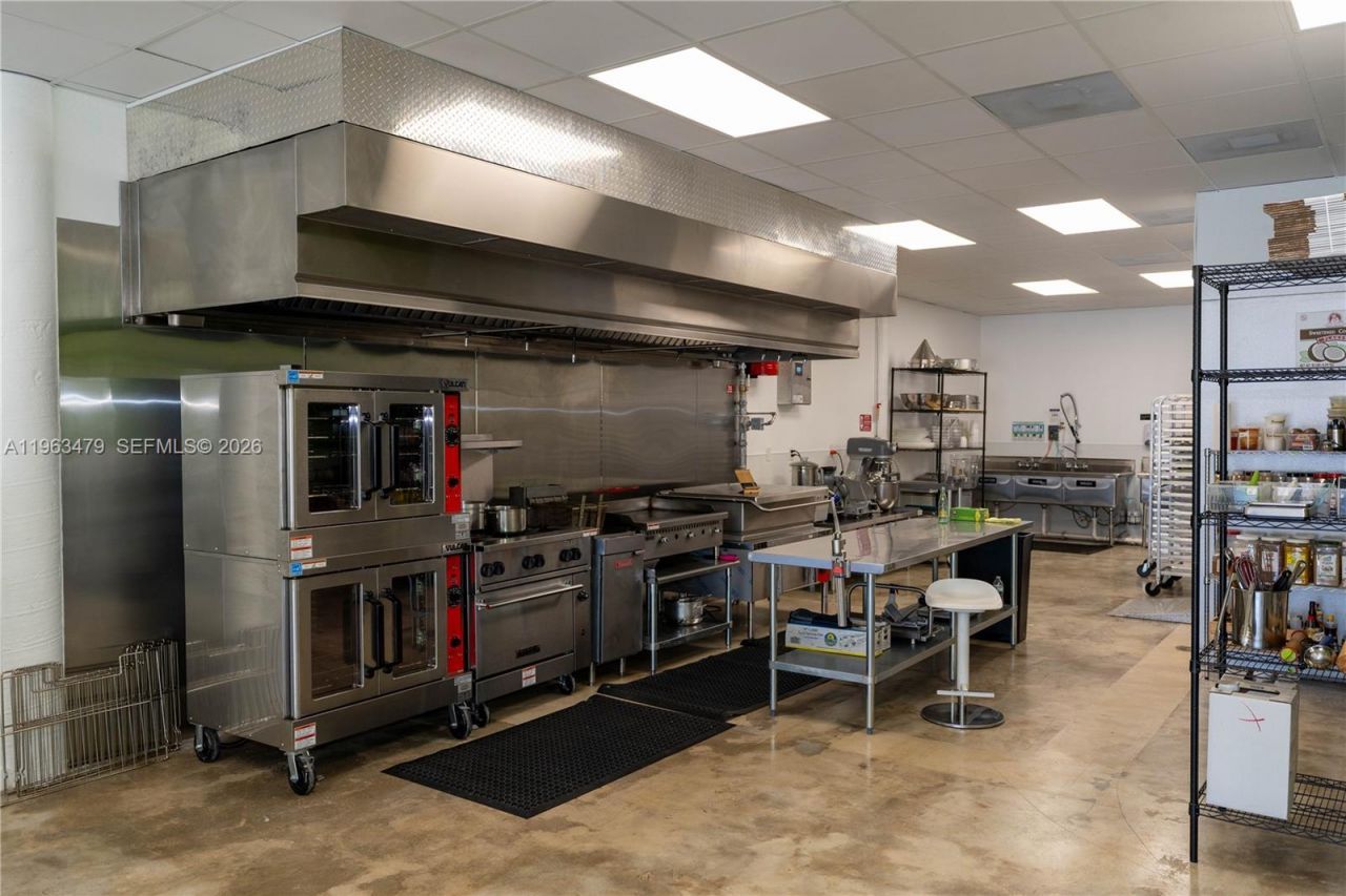 300 SW 17th Ave, Miami, FL 33135 Photo