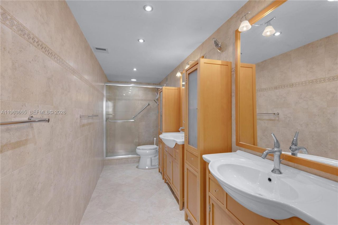 500 Three Islands Blvd , Unit 221, Hallandale Beach, FL 33009 Photo