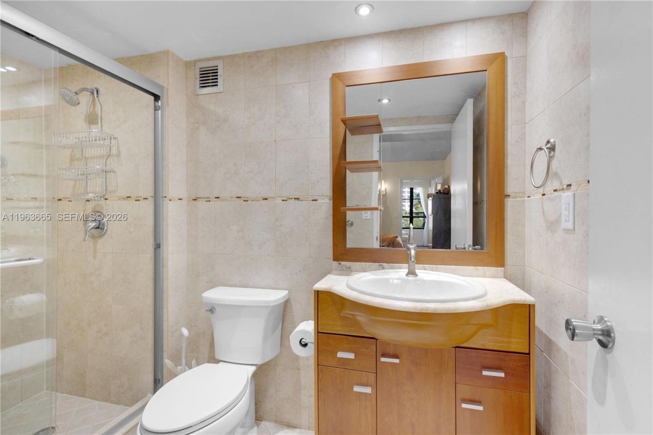 500 Three Islands Blvd , Unit 221, Hallandale Beach, FL 33009 Photo