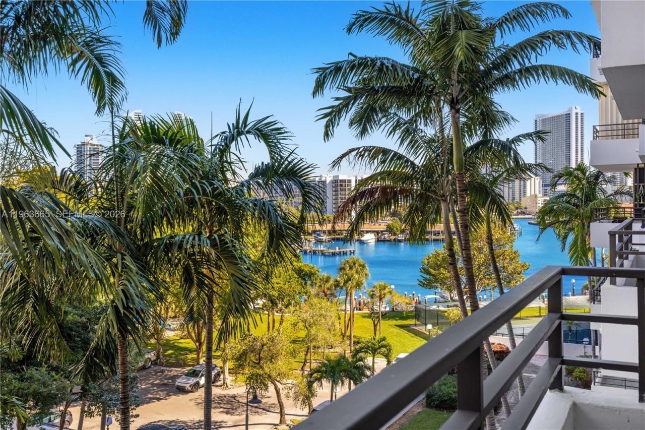 500 Three Islands Blvd , Unit 221, Hallandale Beach, FL 33009 Photo