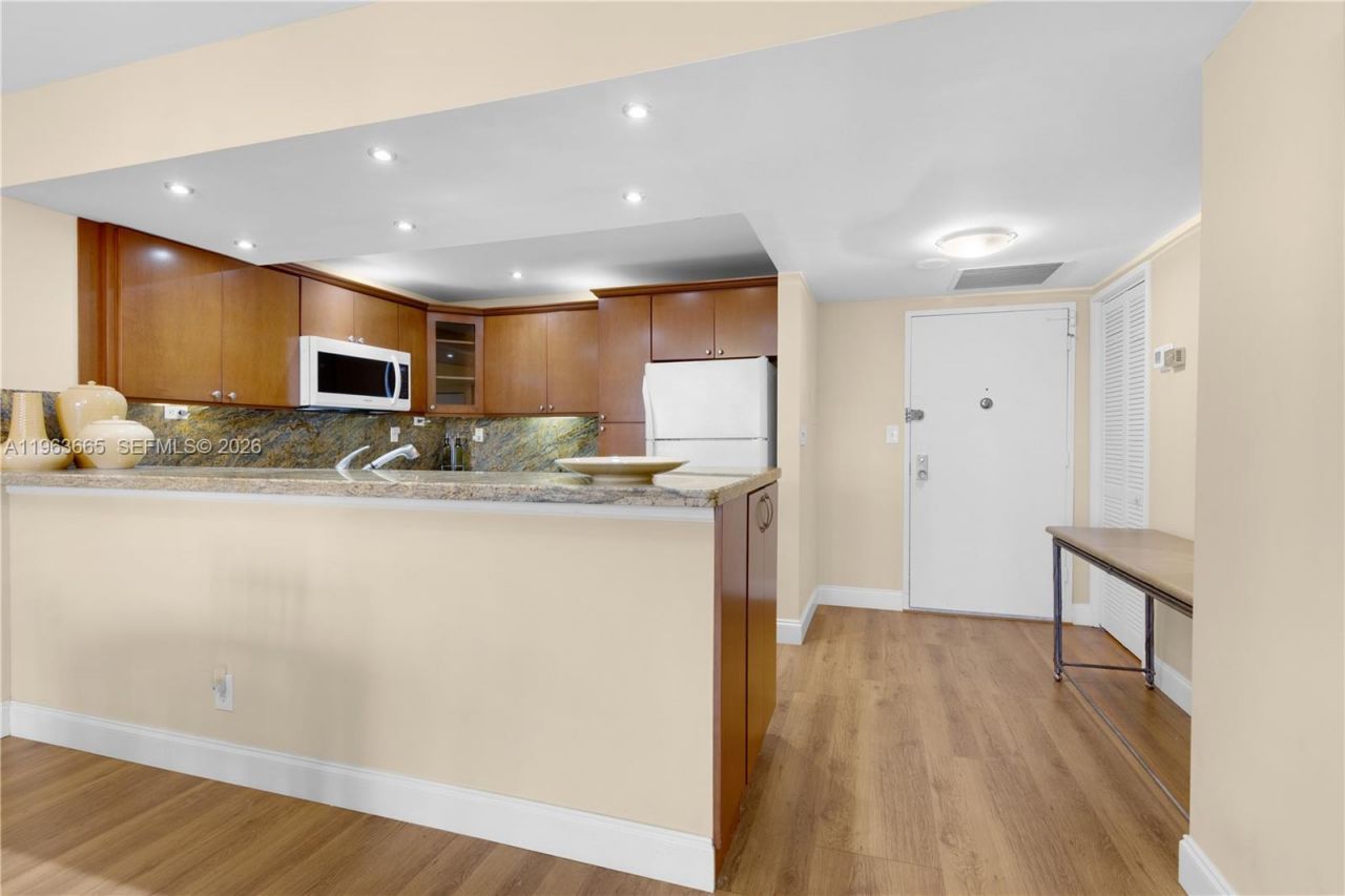 500 Three Islands Blvd , Unit 221, Hallandale Beach, FL 33009 Photo