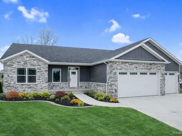 9161 Copper Ridge Drive, Davison, MI 48423