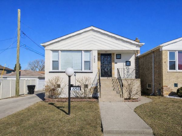 2250 E 92nd Place, Chicago, IL 60617