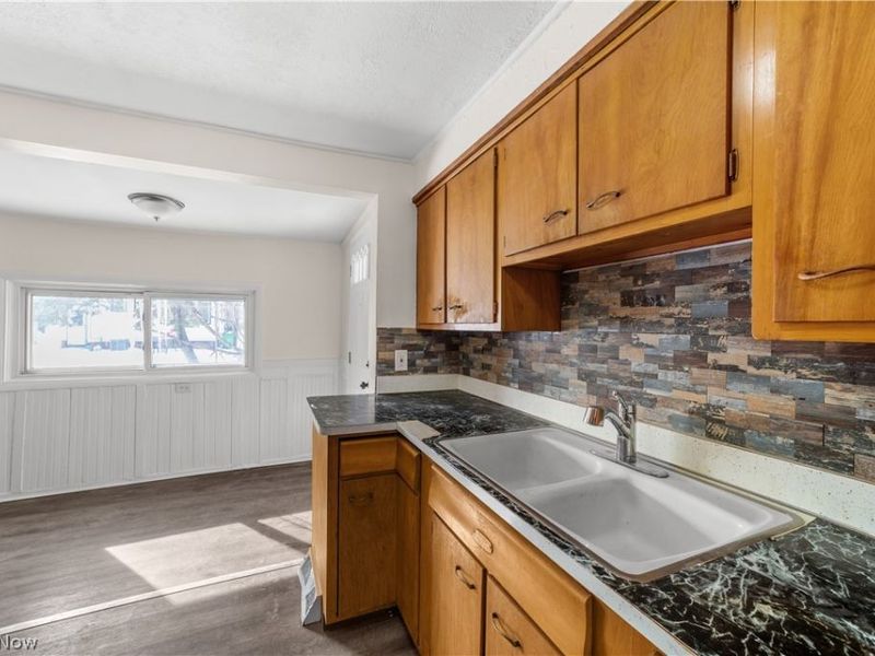 170 E 220th Street, Euclid, OH 44123 Photo 7