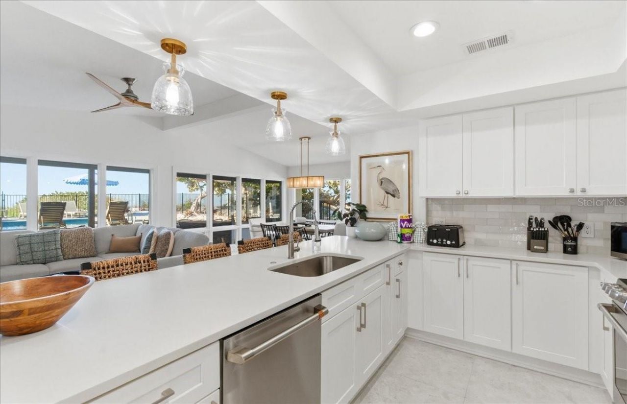 102 Tuna Street, Anna Maria, FL 34216 Photo