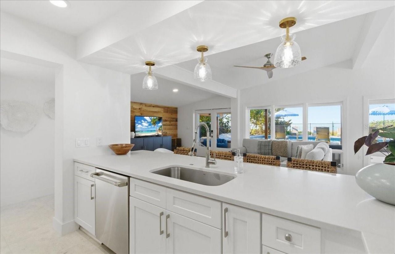 102 Tuna Street, Anna Maria, FL 34216 Photo