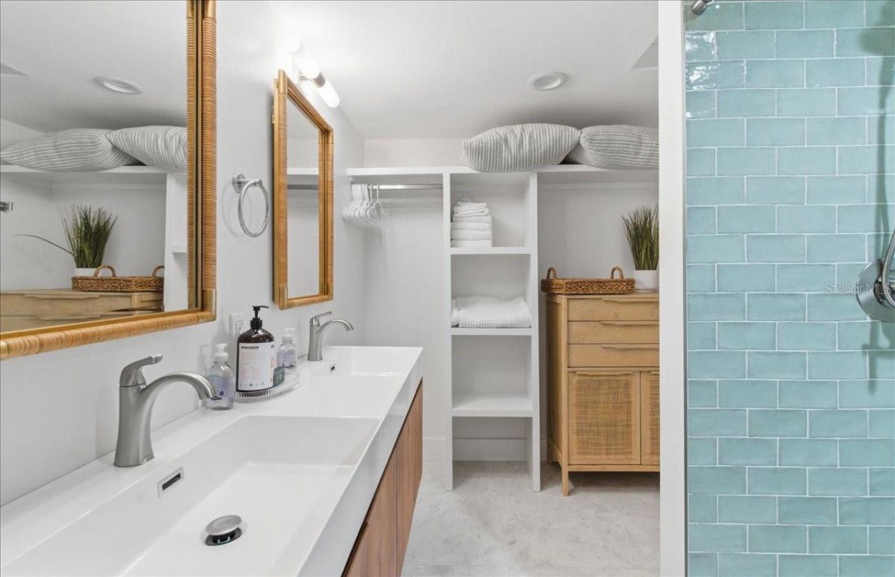 102 Tuna Street, Anna Maria, FL 34216 Photo