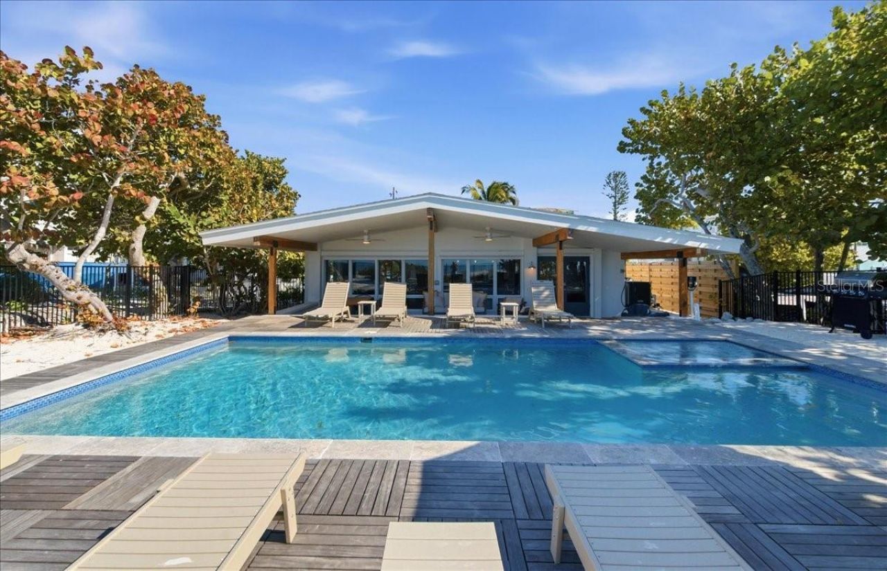 102 Tuna Street, Anna Maria, FL 34216 Photo