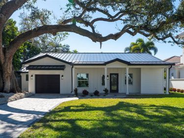 1834 BOUGAINVILLEA STREET, SARASOTA, FL 34239