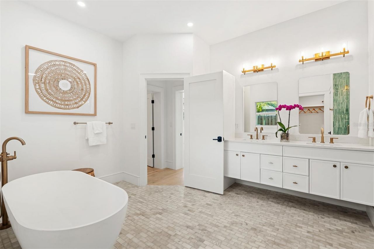 1834 Bougainvillea Street, Sarasota, FL 34239 Photo