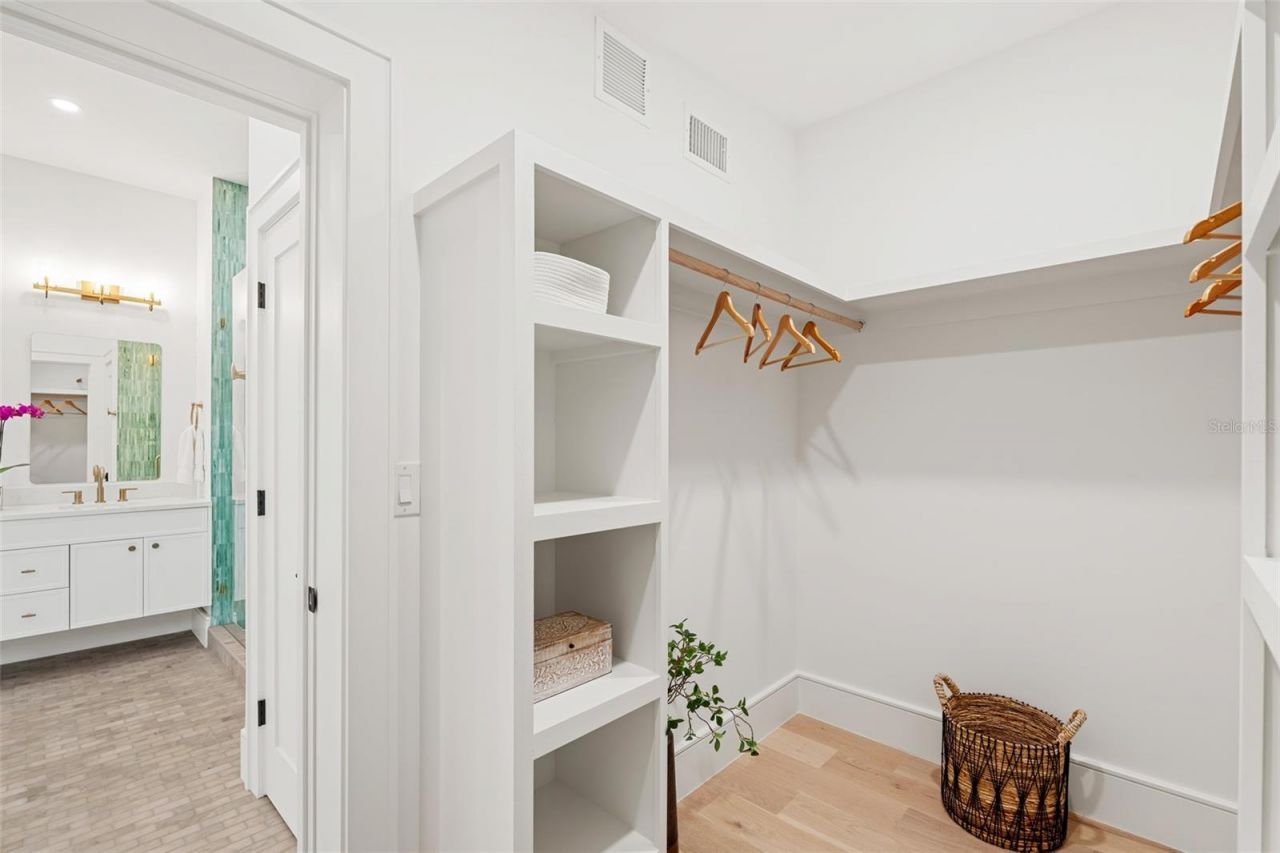 1834 Bougainvillea Street, Sarasota, FL 34239 Photo