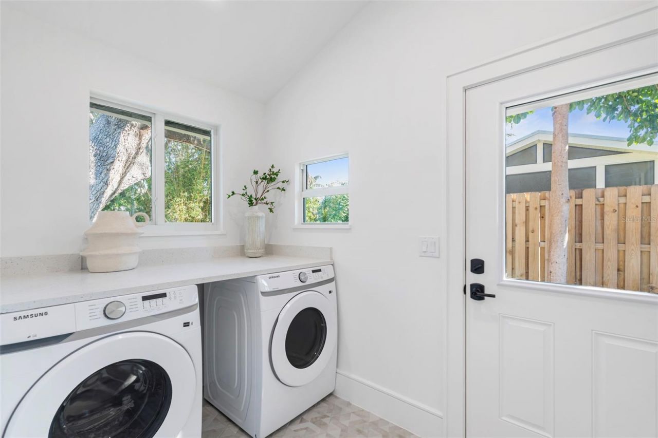 1834 Bougainvillea Street, Sarasota, FL 34239 Photo