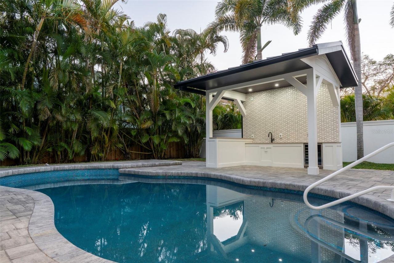 1834 Bougainvillea Street, Sarasota, FL 34239 Photo