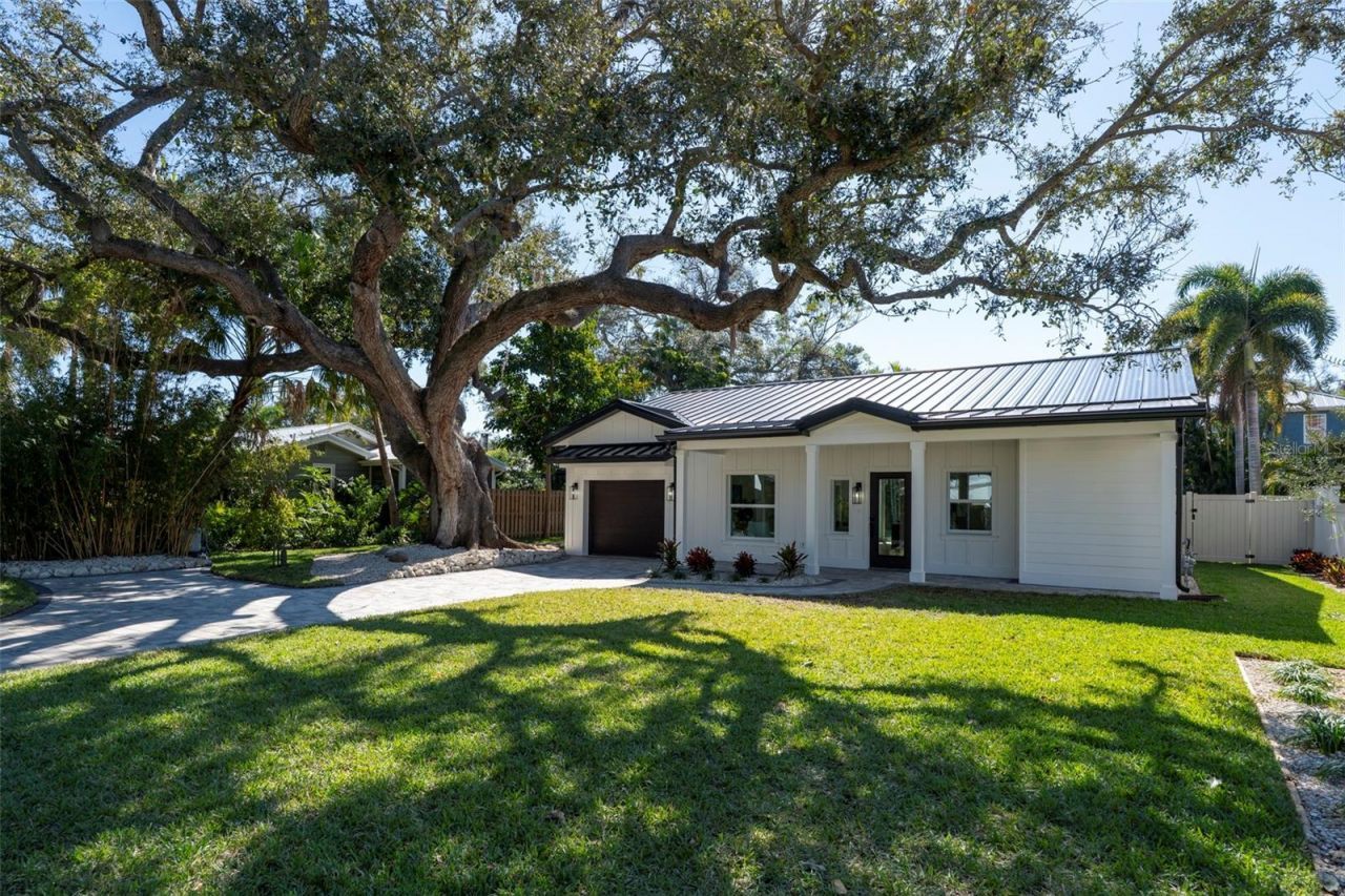 1834 Bougainvillea Street, Sarasota, FL 34239 Photo