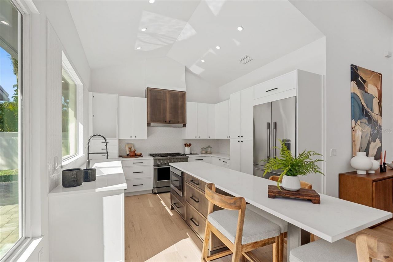 1834 Bougainvillea Street, Sarasota, FL 34239 Photo