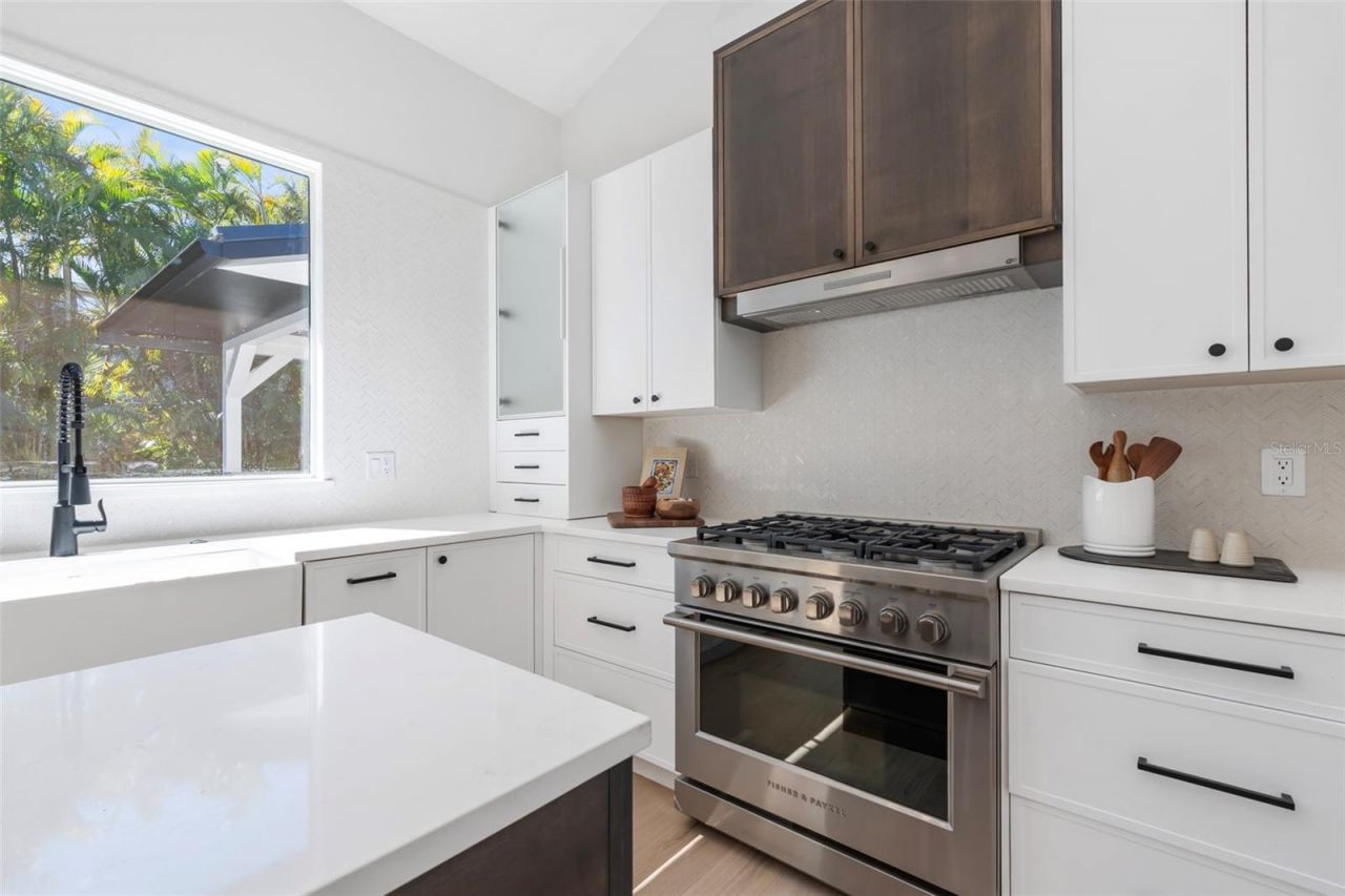 1834 Bougainvillea Street, Sarasota, FL 34239 Photo