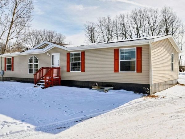 4375 Millbrook Road W, Mt Pleasant, MI 48858