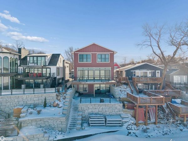 2619 S Lakeview Drive, Clear Lake, IA 50428