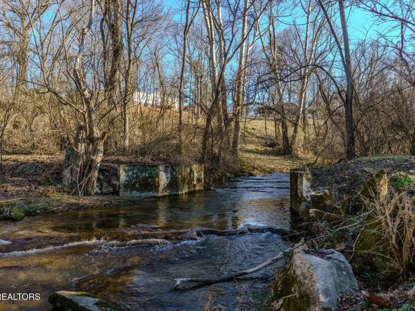 2636 Shields Ferry Rd, Morristown, TN 37814