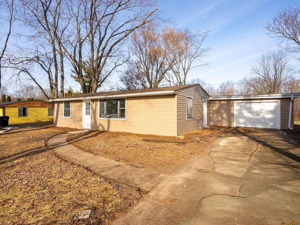 10314 Root River DRIVE, Caledonia, WI 53108