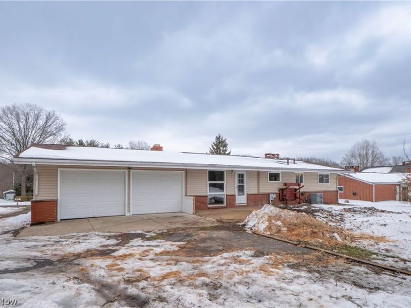 8541 E Wadora Circle NW, North Canton, OH 44720 Photo 23