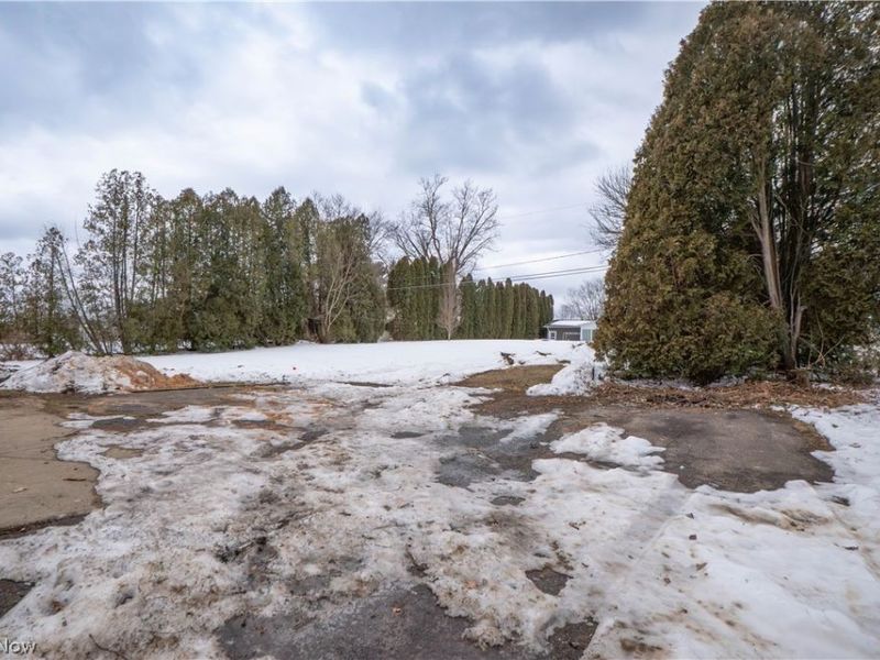 8541 E Wadora Circle NW, North Canton, OH 44720 Photo 26