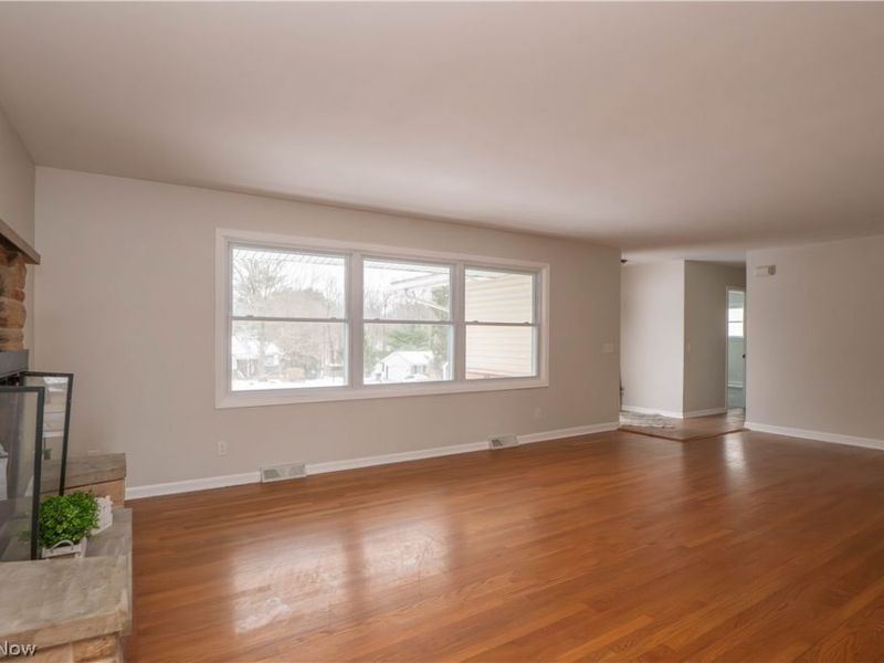 8541 E Wadora Circle NW, North Canton, OH 44720 Photo 4