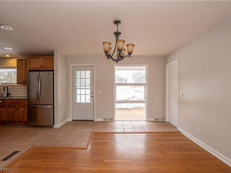 8541 E Wadora Circle NW, North Canton, OH 44720 Photo 7