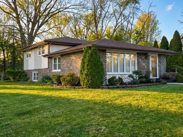 8103 Gladys Lane, Palos Hills, IL 60465
