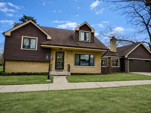 1015 FRANCES Parkway, Park Ridge, IL 60068