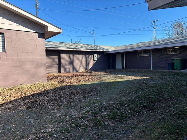 2721 S Arkansas Avenue , Russellville, AR 72801
