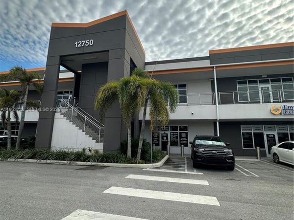 12750 NW 17th St, Unit 208, Sweetwater, FL 33182